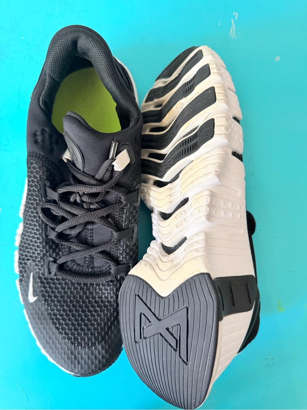 Nike Black and White Women's Athletic Sneakers